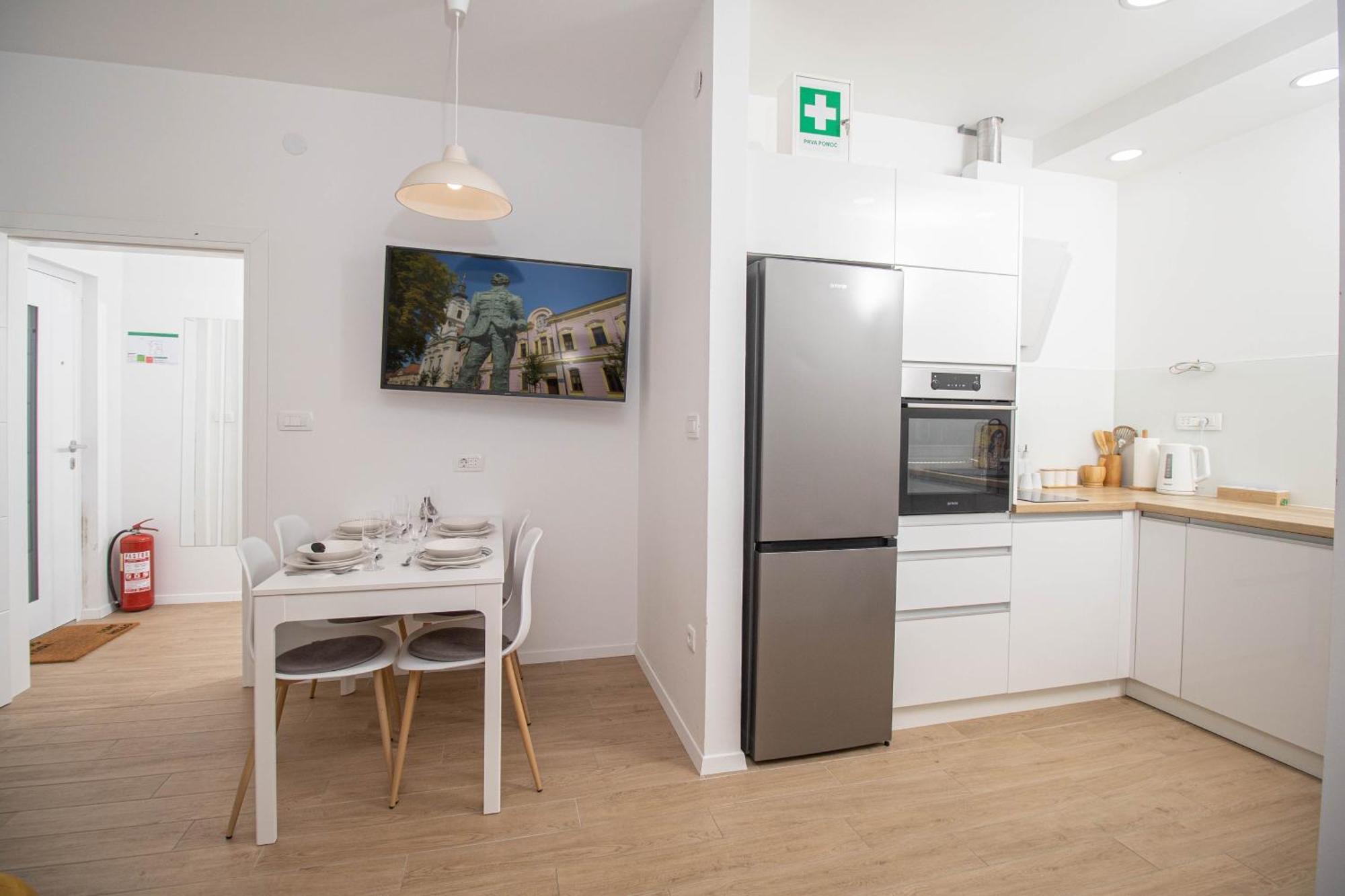 Apartman Maki Vinkovci Extérieur photo