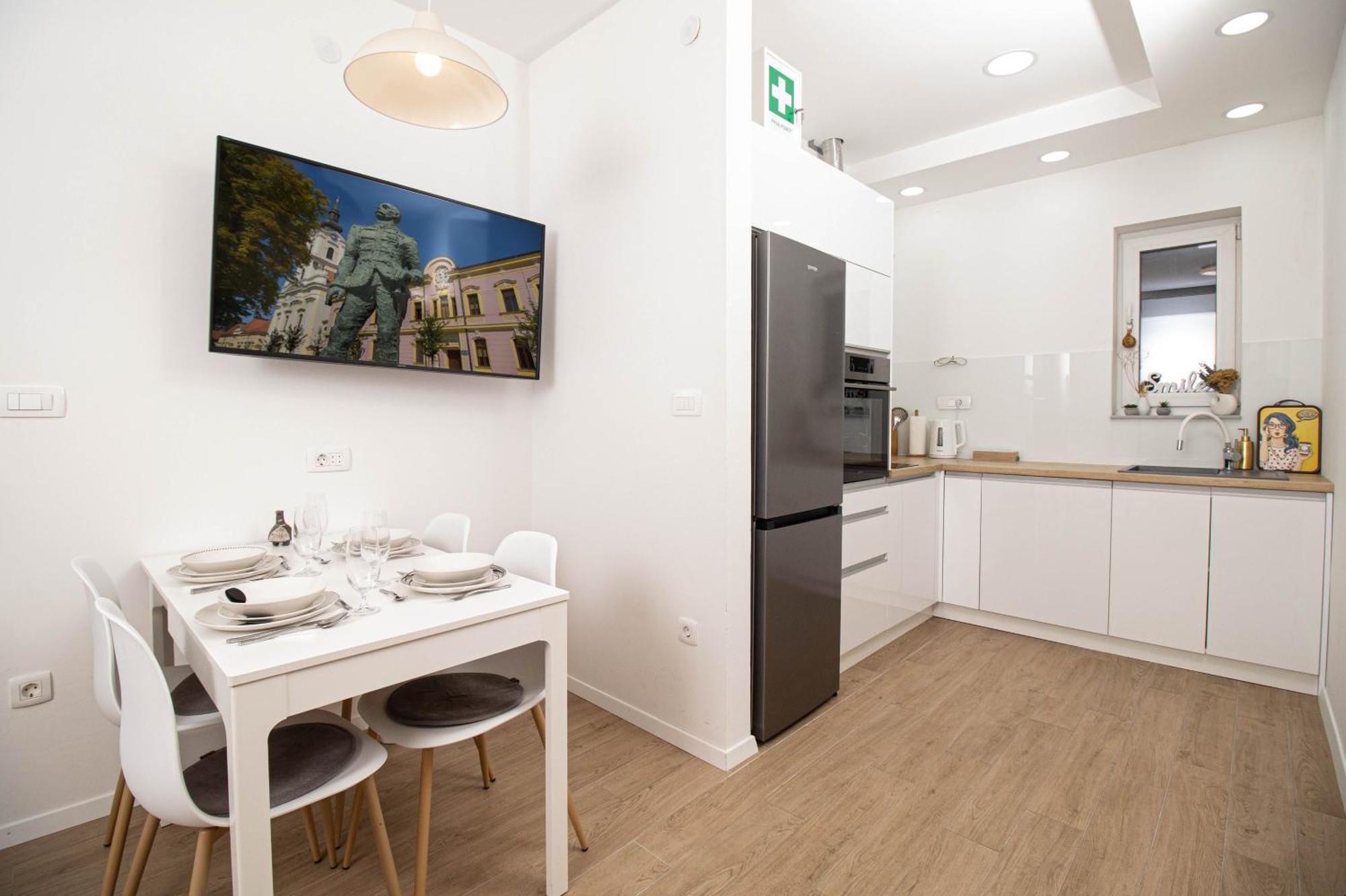 Apartman Maki Vinkovci Extérieur photo